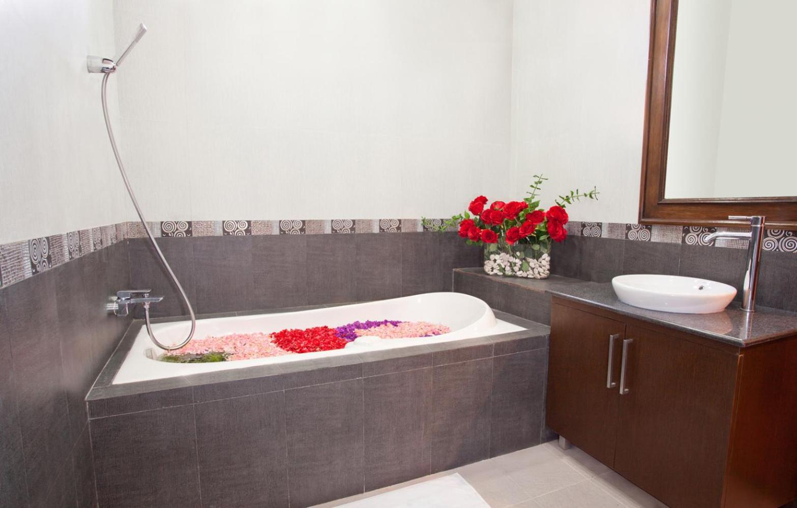 The Nakula Villas Kuta  Room photo