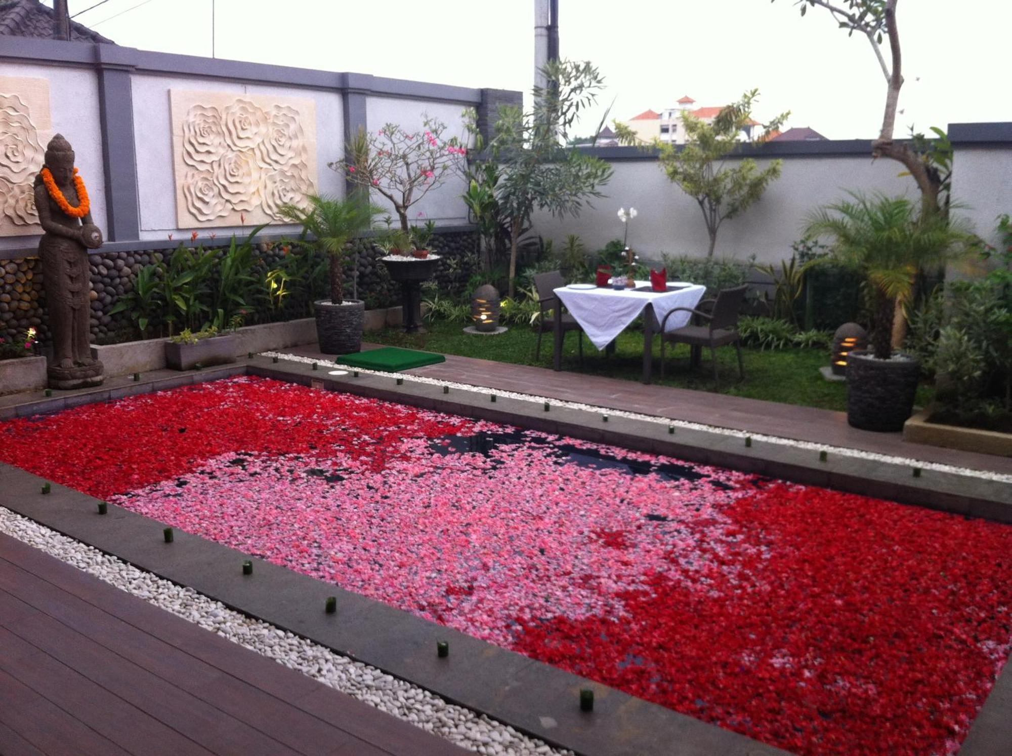 The Nakula Villas Kuta  Room photo