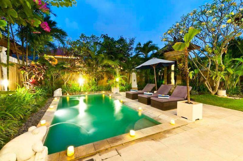 The Nakula Villas Kuta  Exterior photo