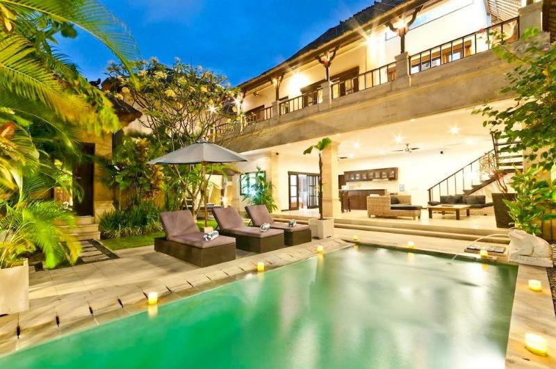 The Nakula Villas Kuta  Exterior photo